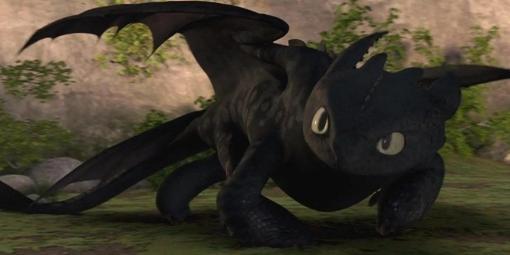 Toothless walking on all fours