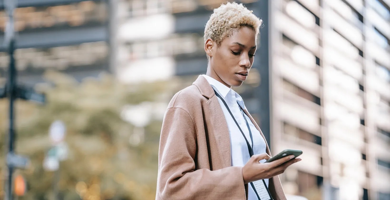 woman messaging friend