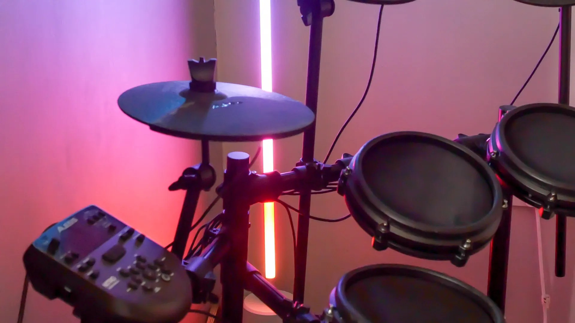 Govee Lyra Review: Time to Upgrade Your Floor Lamp?