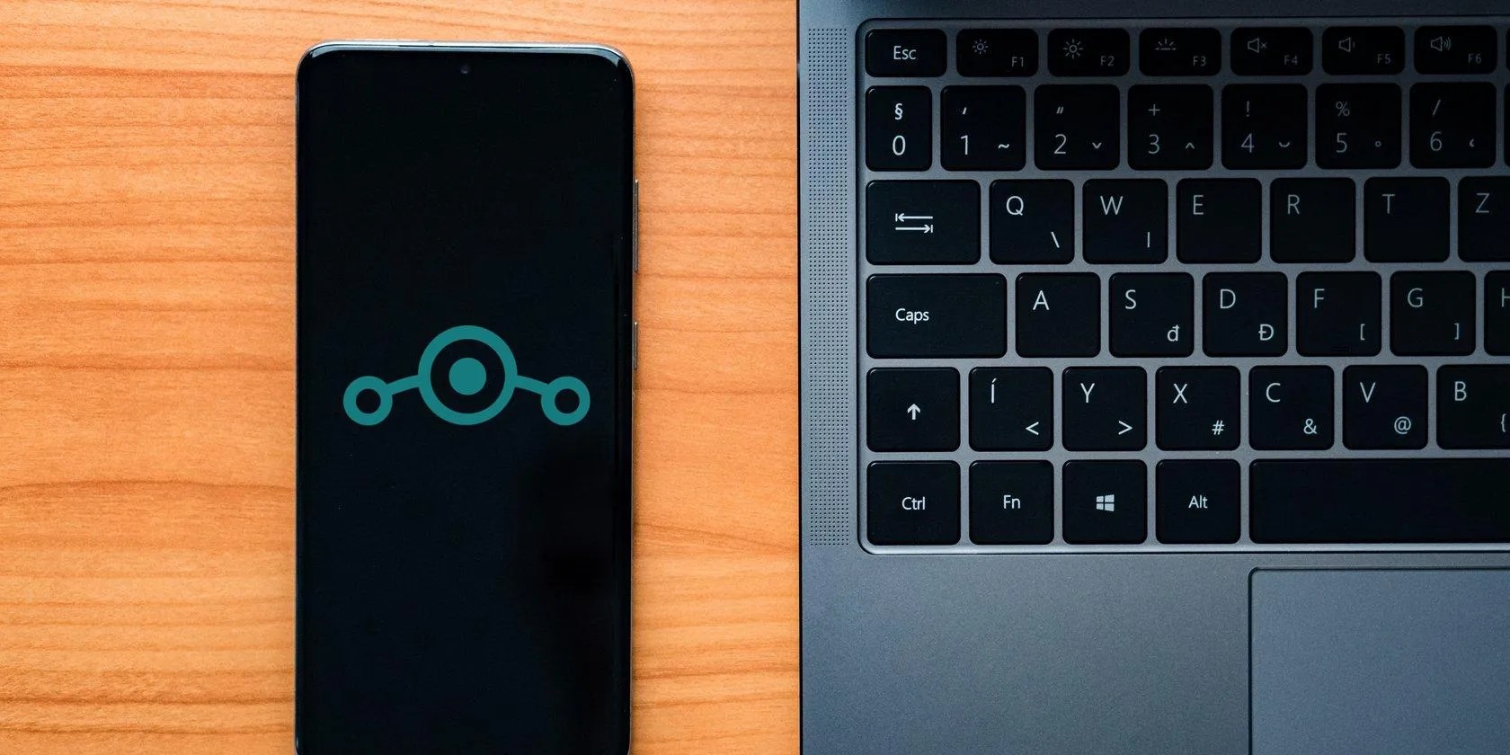 LineageOS-Smartphone-Laptop