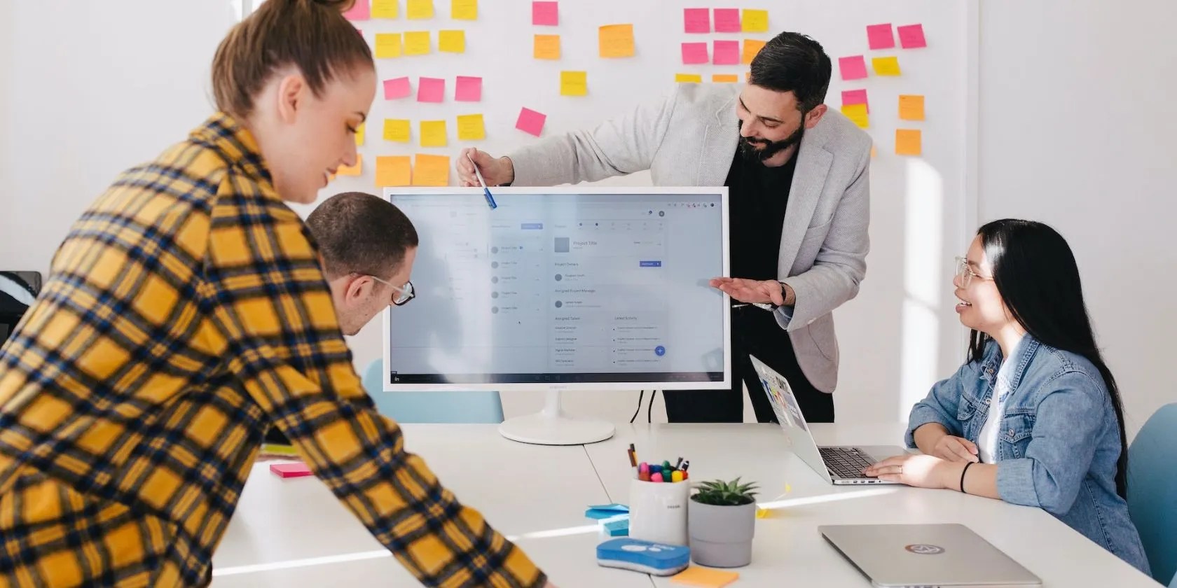 a product manager presenting to his team