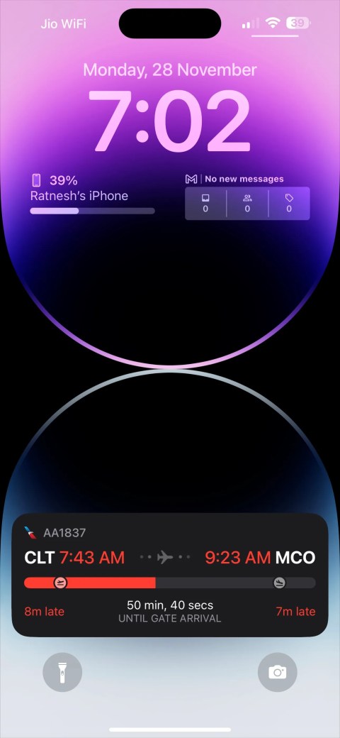 Flighty app Live Activity on Lock Screen