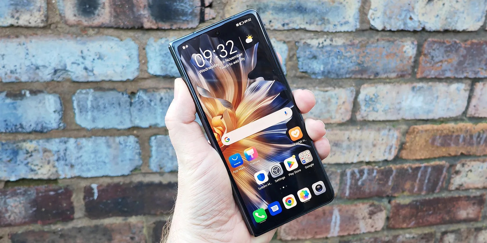 Honor Magic Vs front screen