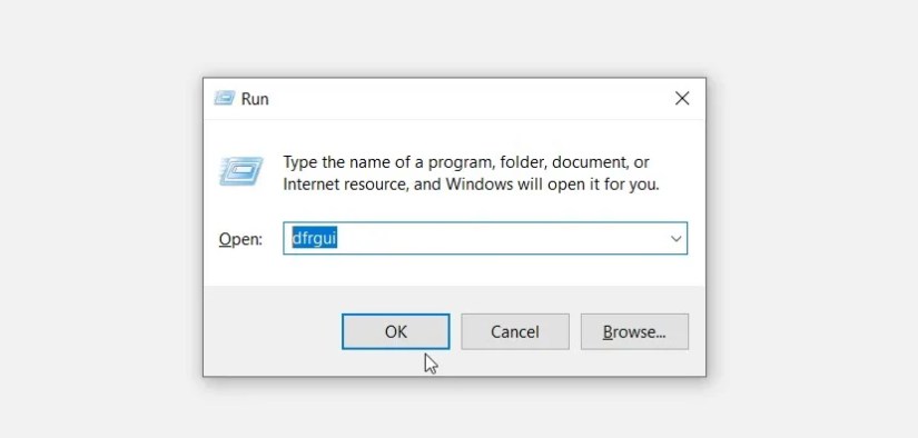 Opening the Disk Defragmenter app using the Run command dialog box