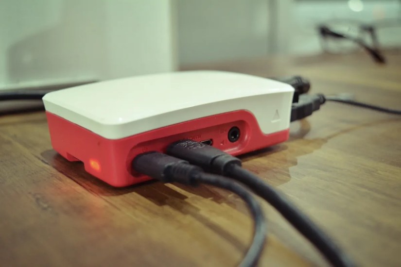 Raspberry Pi 4 in case