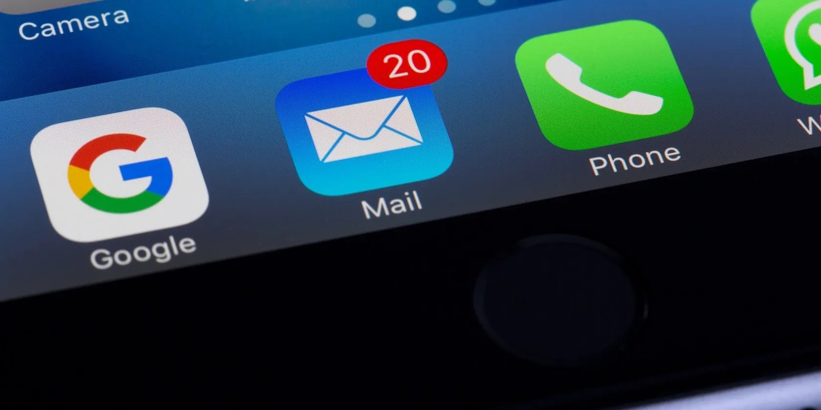 20 Notifications on a Smartphone Email App