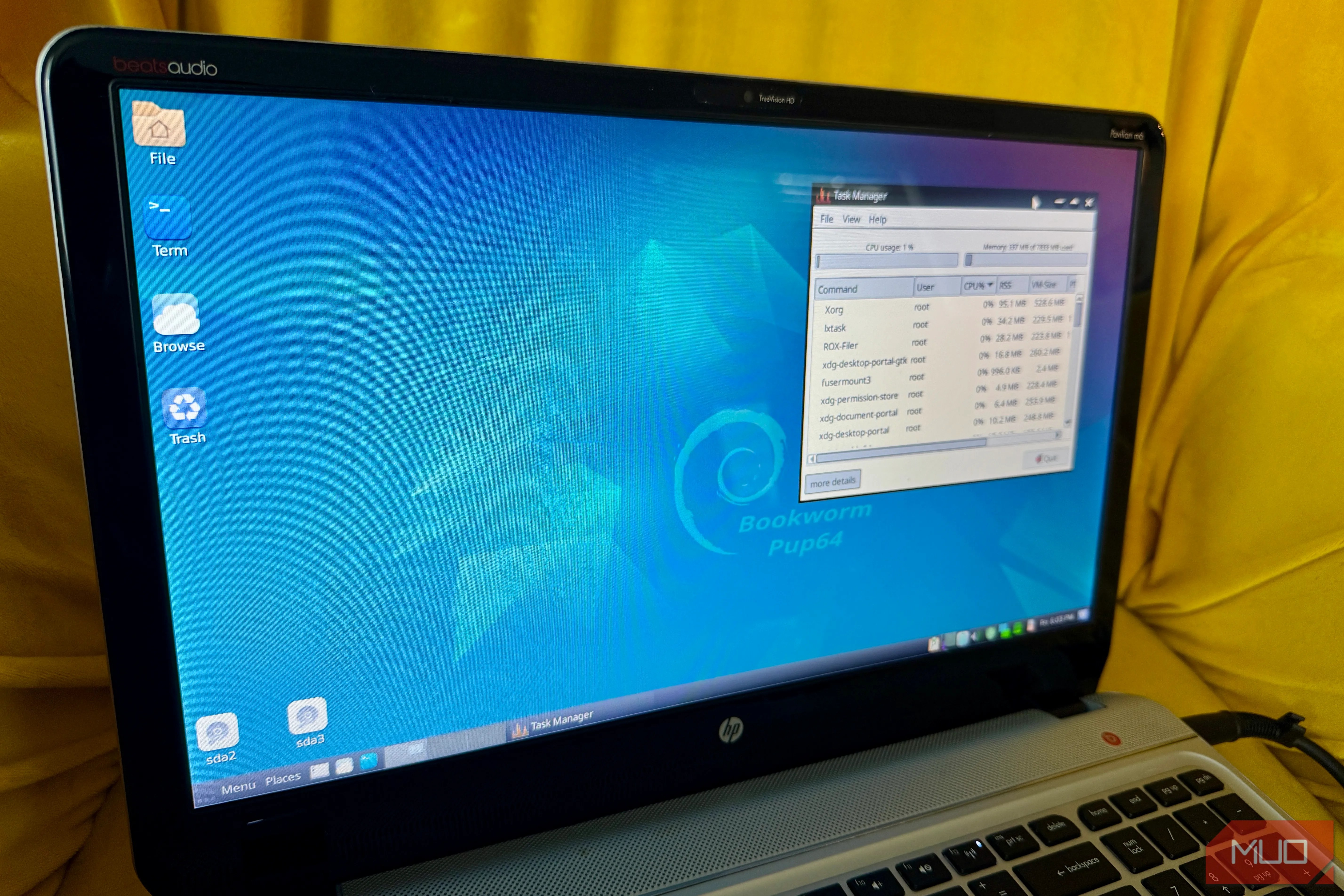 I revived a 15-year-old laptop with an OS that runs entirely in memory