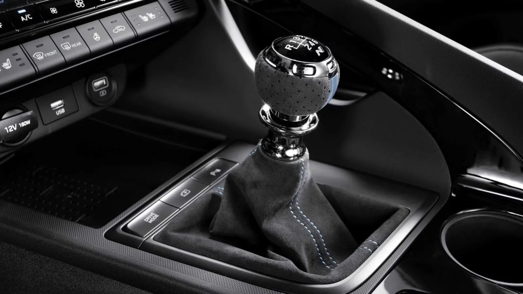 Hyundai’s Simulated Gearbox Is About To Get A Stick Shift Hyundai’s Simulated Gearbox Is About To Get A Stick Shift