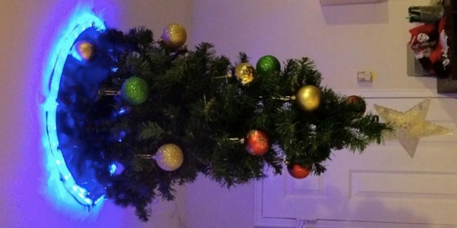 How To Make A DIY Portal Christmas Tree Screen Rant
