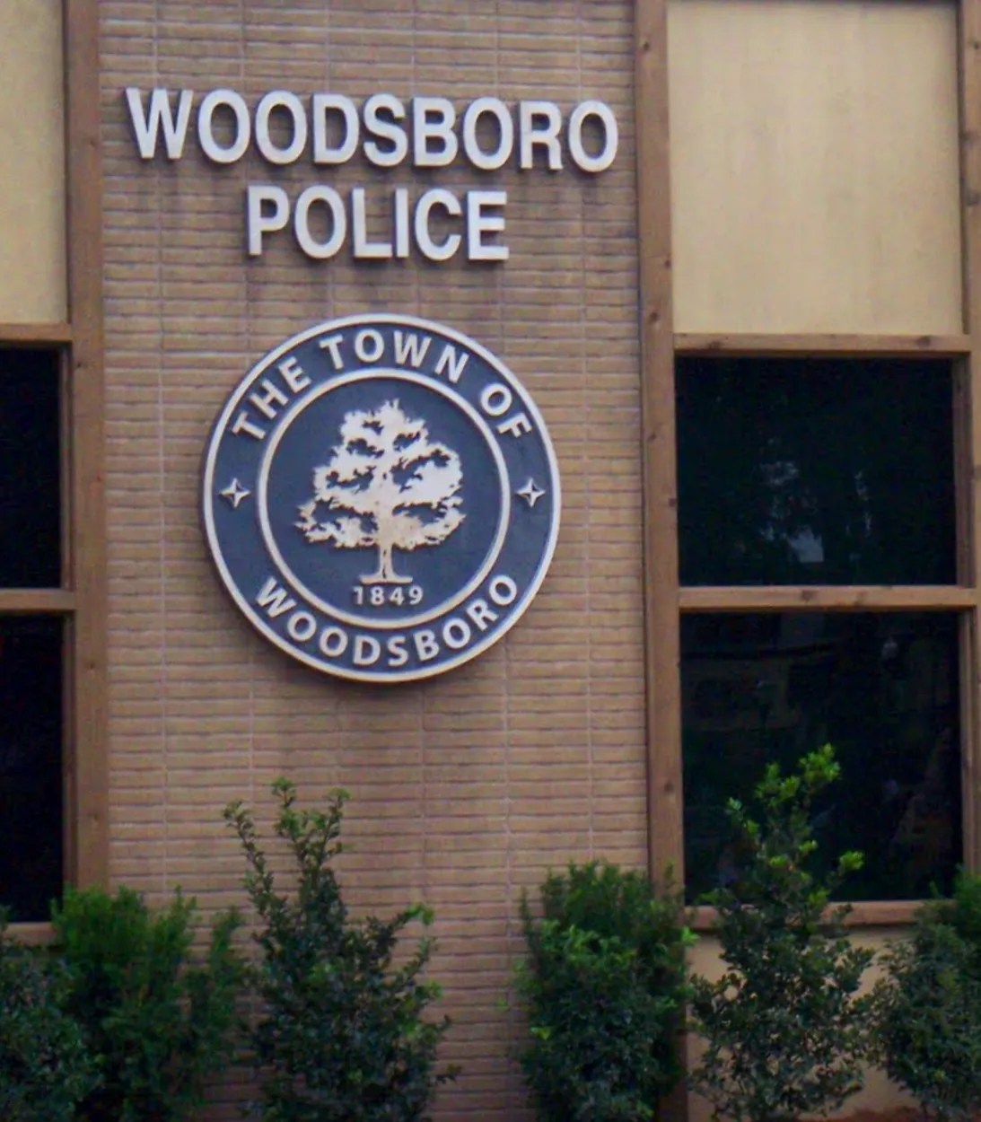 Did this plaque appear in the original movie? I've never seen it before