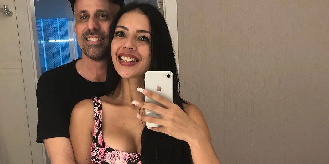 90 Day Fiancé: Before the 90 Days Gino and Jasmine taking mirror selfie and smiling