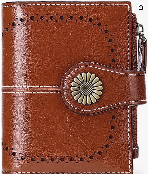 Best Smart Wallets for Women (Updated 2022)