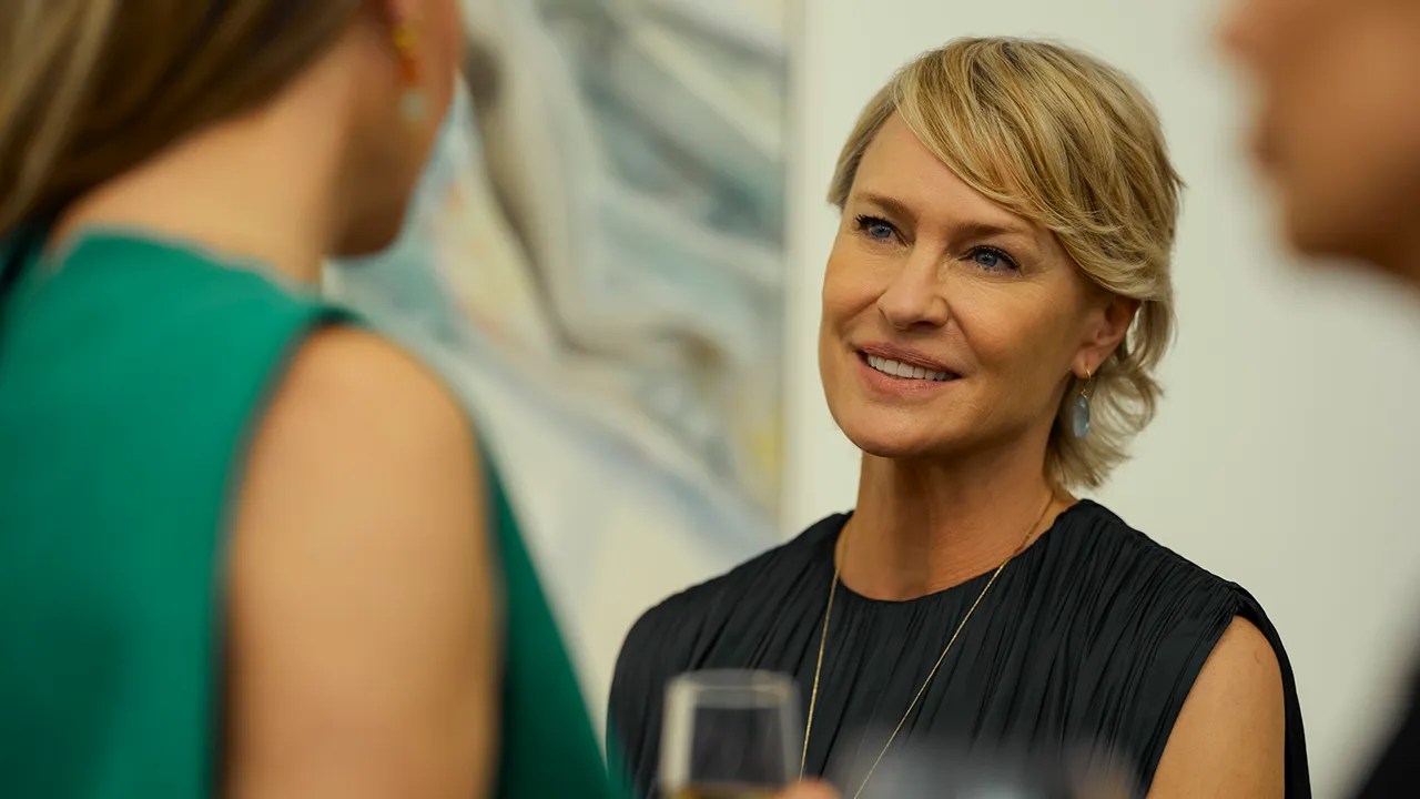 Robin Wright Reveals That Directing The Girlfriend Was Like "Learning For An Algebra Check"