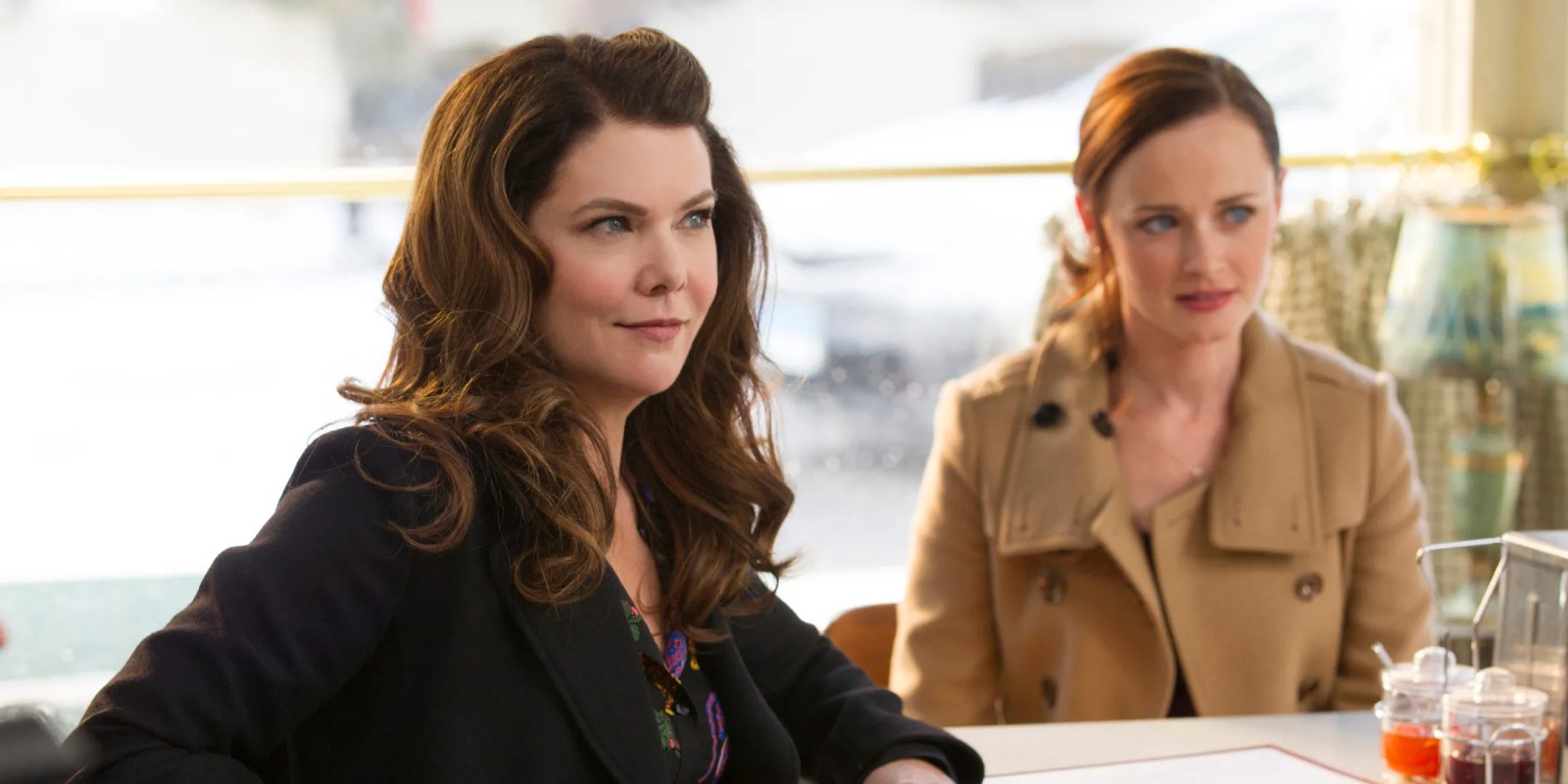 Lauren Graham Defends Controversial Revival Ending 9 Years Later Lauren Graham Defends Controversial Revival Ending 9 Years Later