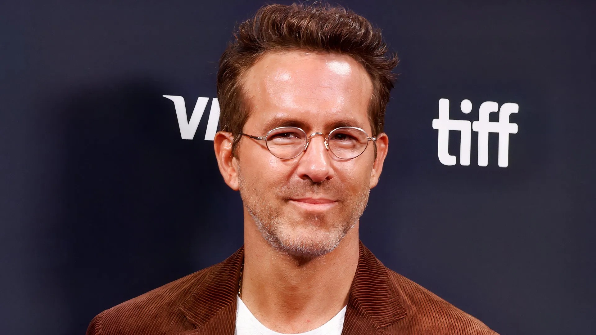 Ryan Reynolds & Will Ferrell’s Christmas Carol Retelling Tops Apple TV Charts