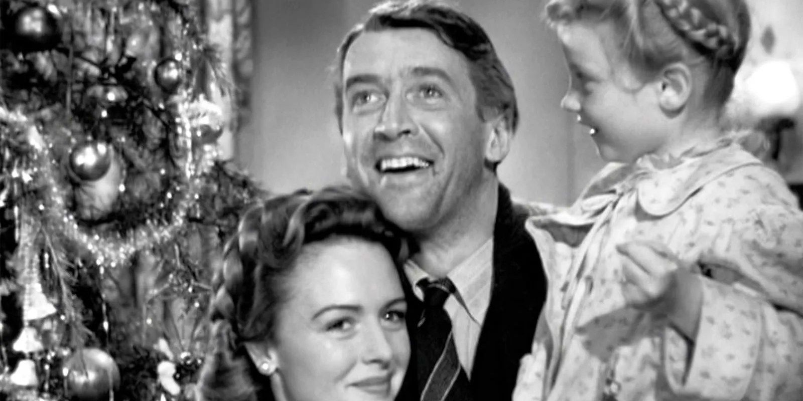 10 Best Black And White Christmas Movie Classics (& Where To Stream Them)