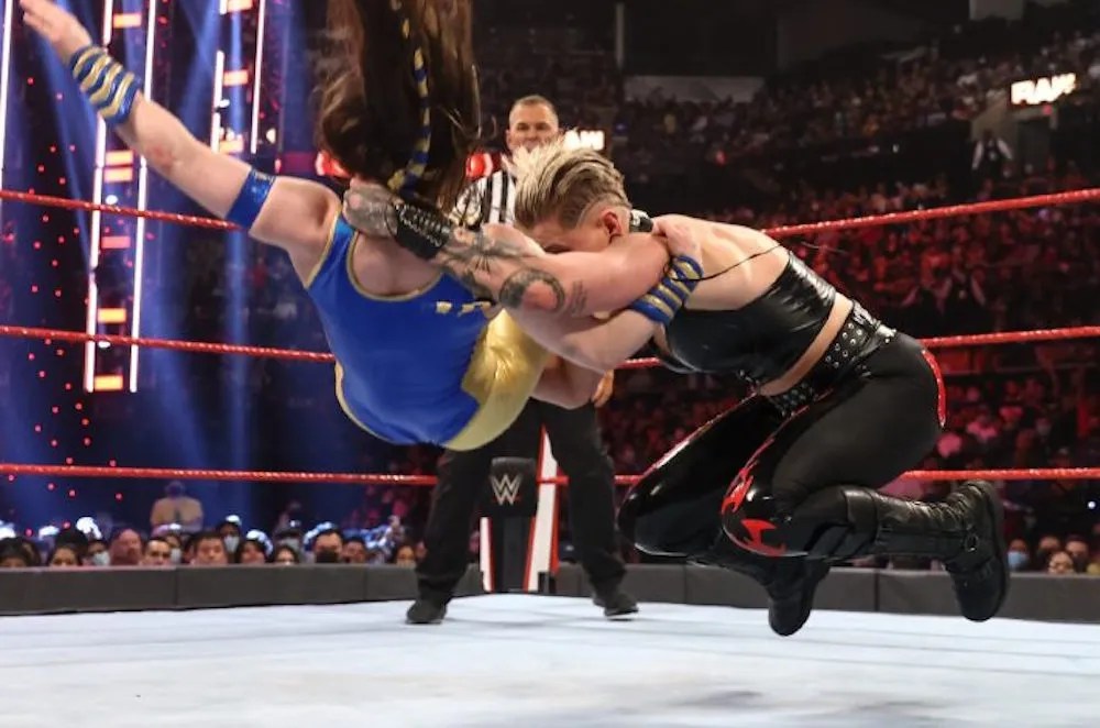 Finish Her Top 10 Women's Finishers In WWE Today, Ranked