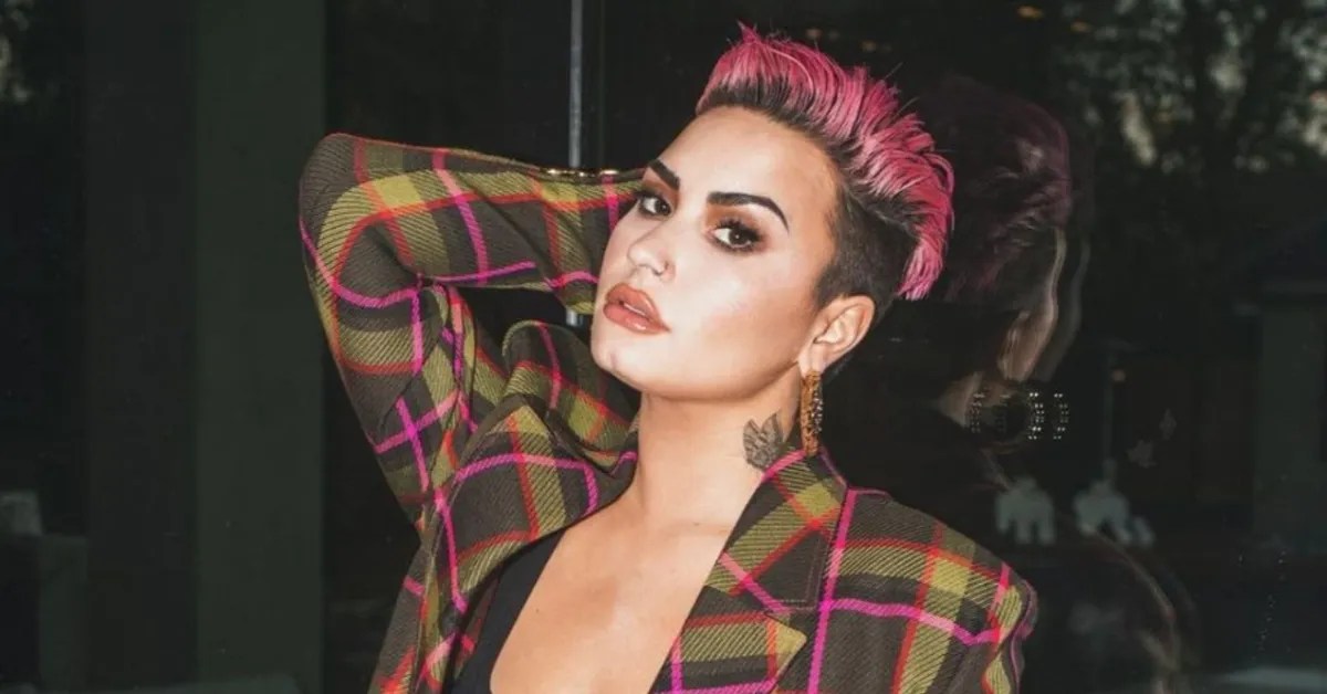 Demi Lovato & 9 Other Celebs Who Changed Their Pronouns To They/Them