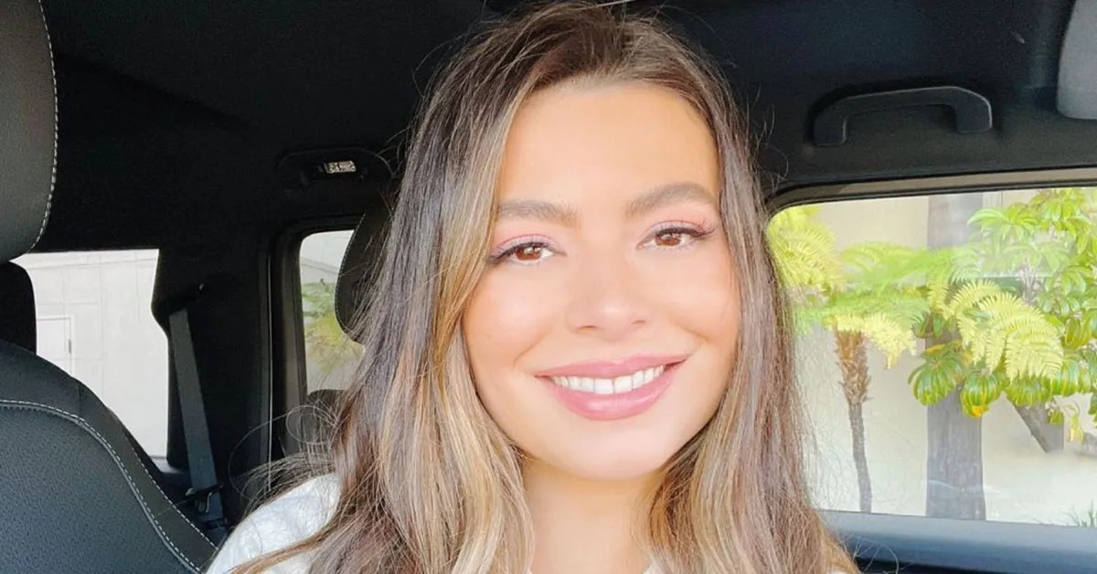 Fans Lose It As Miranda Cosgrove Recreates ‘Interesting’ Meme In