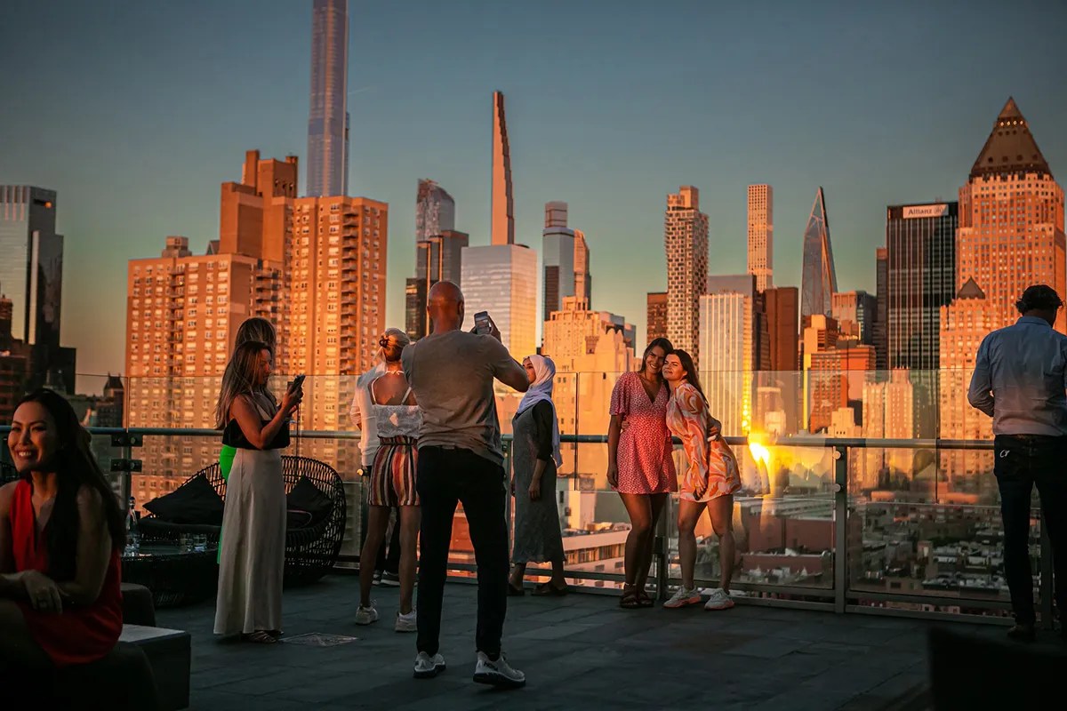 What You Need To Know About Dressing Up For An Evening At These Best