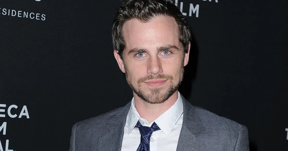 Rachael Leigh Cook And Rider Strong Dated In Secret After His Boy Meets