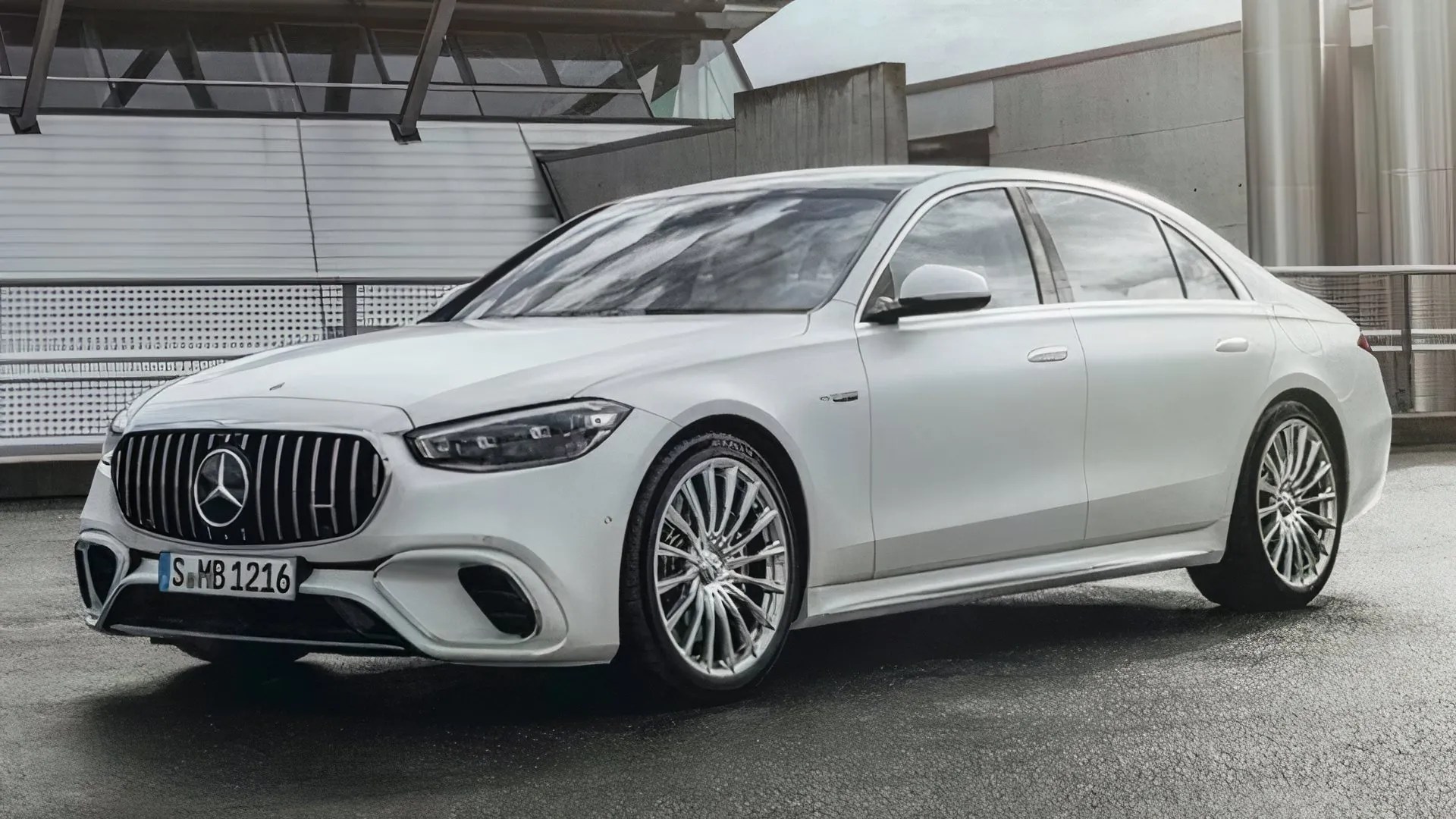 mercedes-benz net worth 2025
