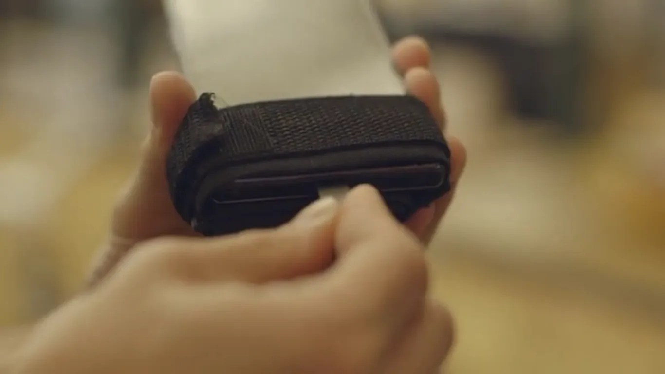 SolePower SmartphoneCharging Shoe Insole Reaches Its 50,000 Kickstarter Fundraising Goal