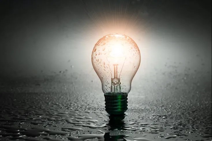 halogens bulb in watery background