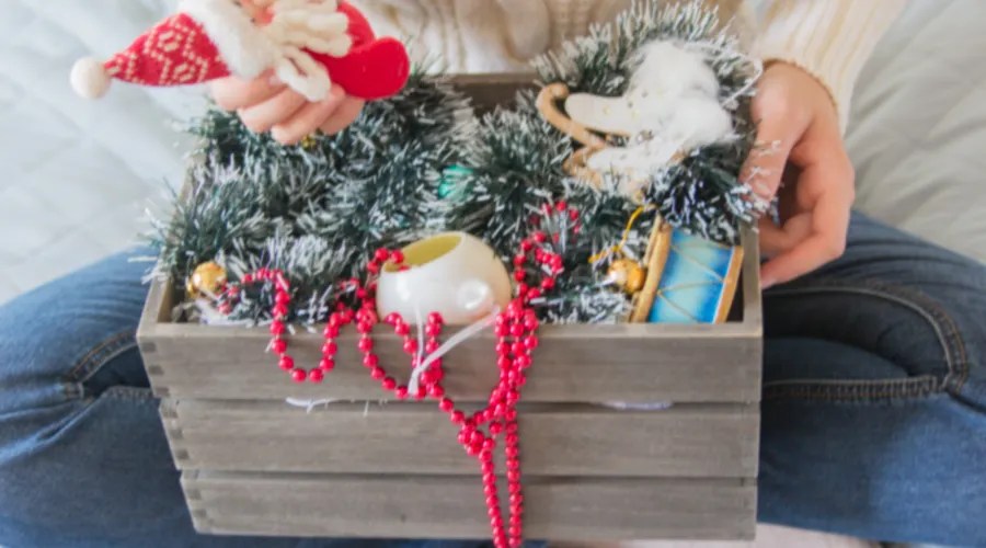 chrismas wooden box with decor