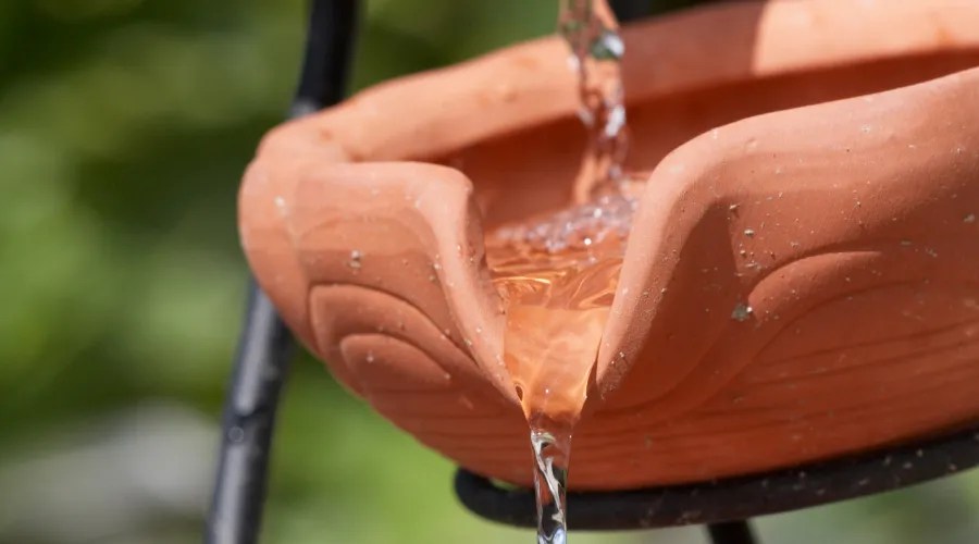 Running water earthenware pots