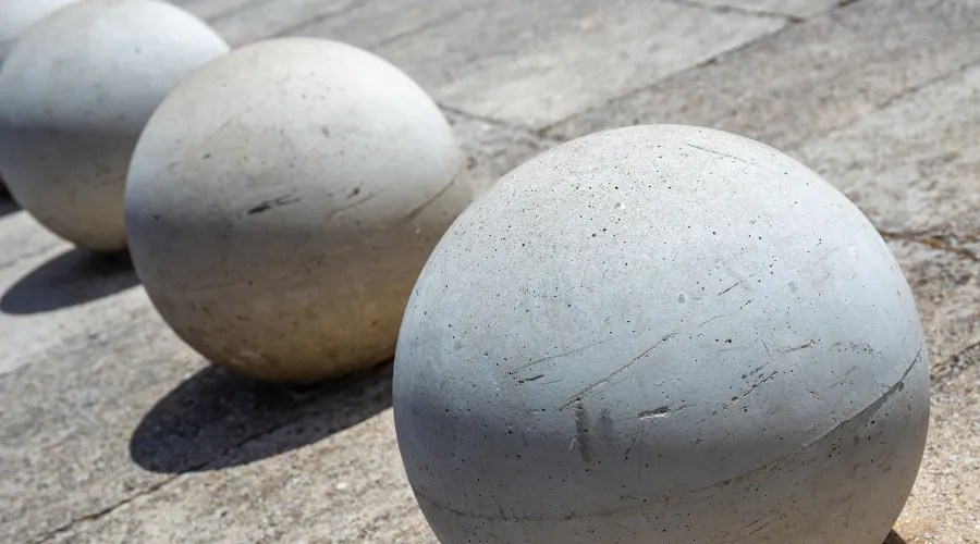 Concrete balls