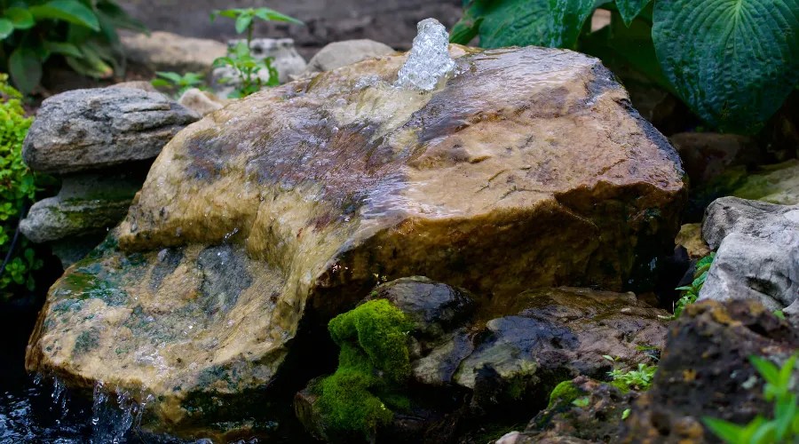 Rock fountain