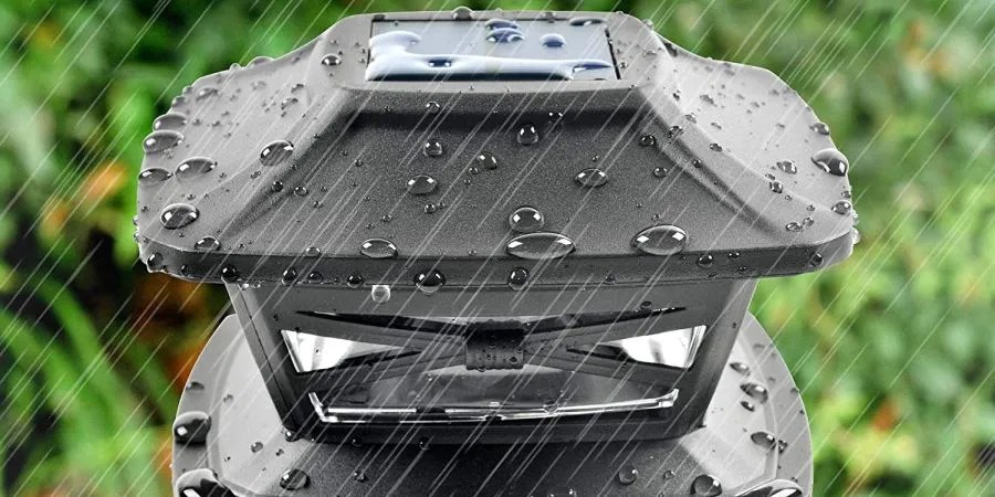 Davinci solar post light in rain.