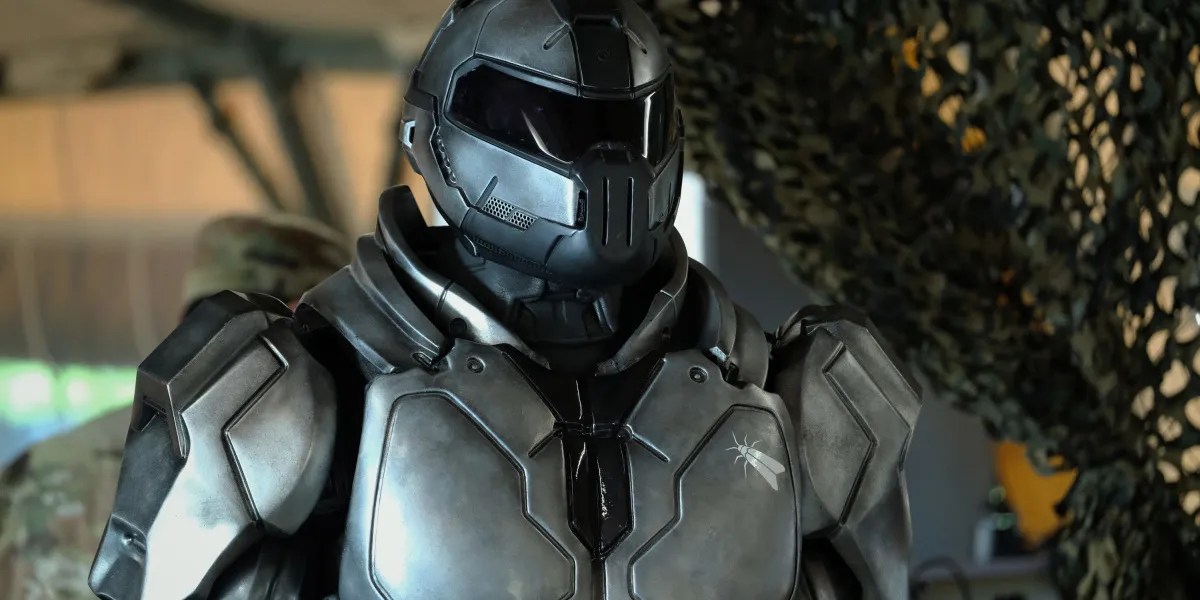 Superman & Lois Steel's Big Hammer Throw Rivals Thor