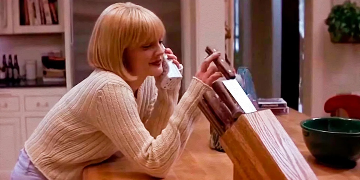 Scream Studio Almost Fired Wes Craven Over Drew Barrymore Opening Sequence