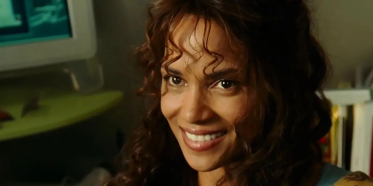 Catwoman 10 Things About Selina Kyle That Are Unique To The 2004 Film