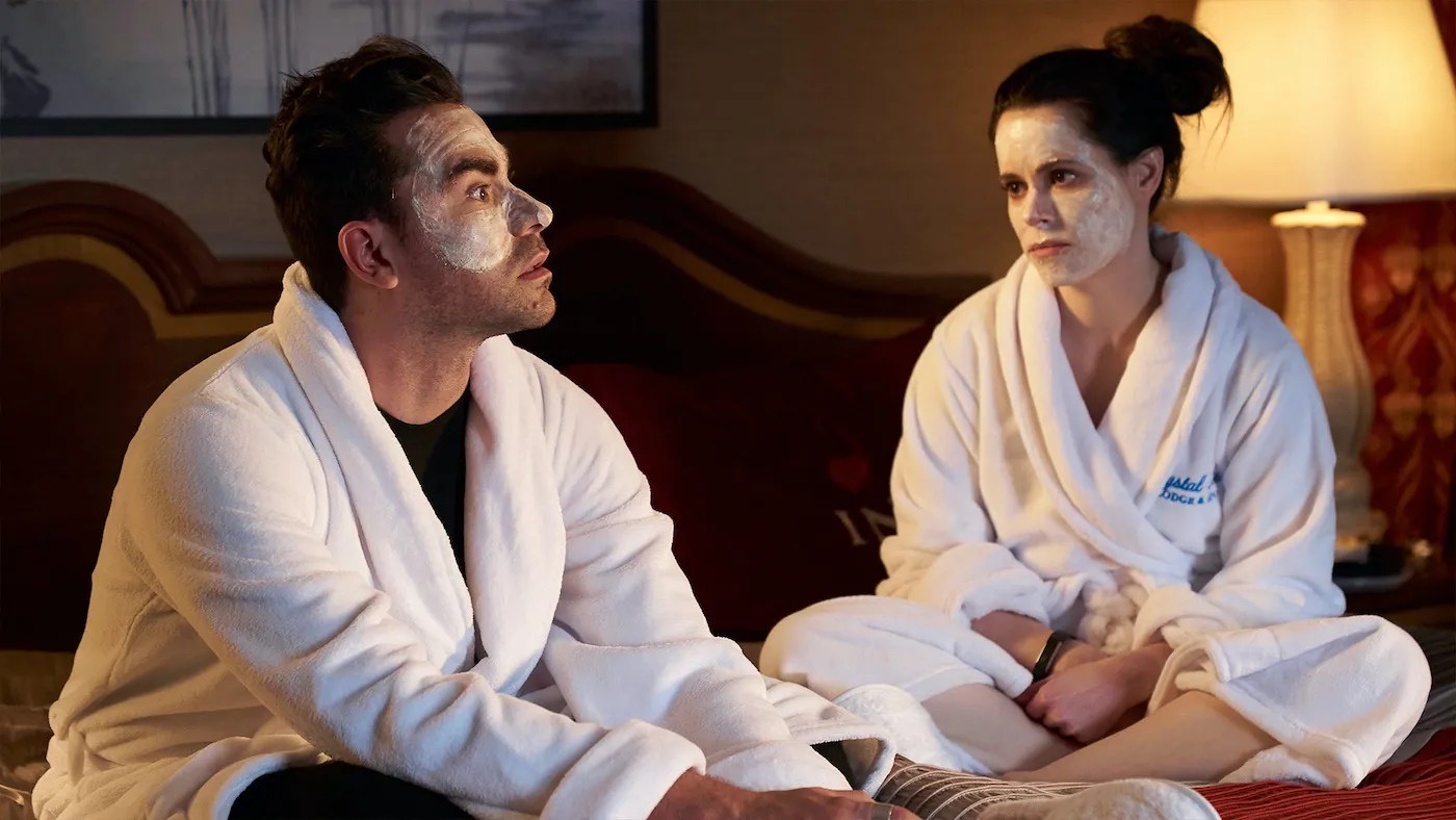 Schitt's Creek Why David and Stevie's Friendship Is A Great Love Story