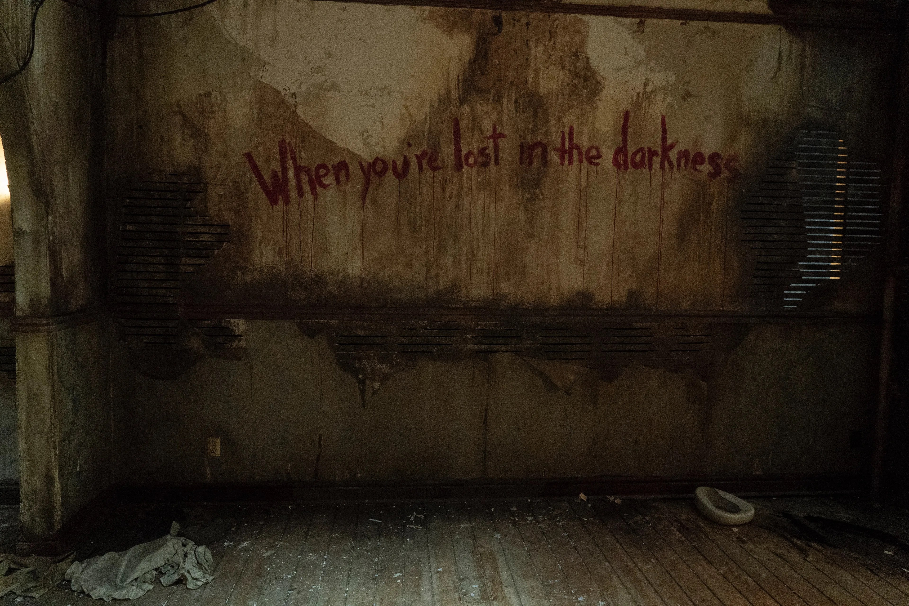 The Last of Us Image Has Viewers Looking For the Light(03)