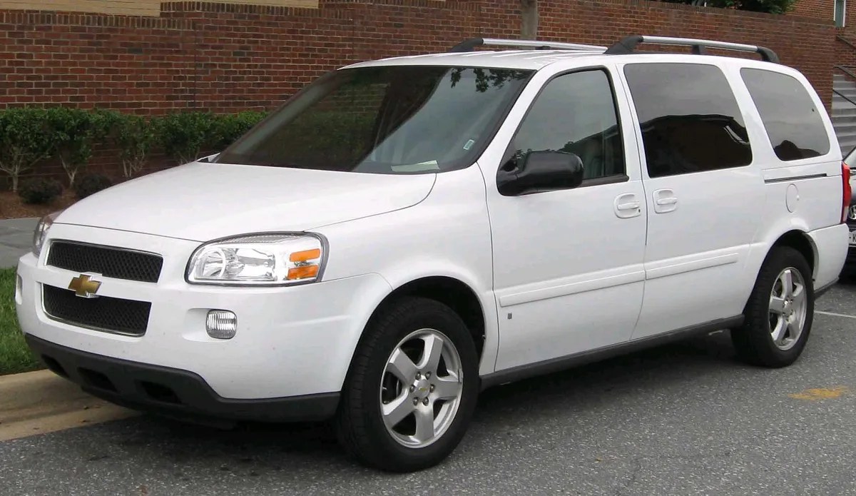 15 Of The Most Hated Cars From The 2000s