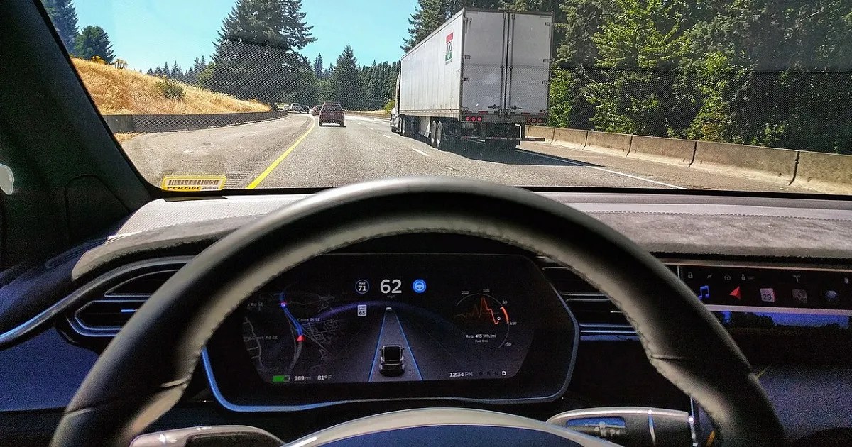 Tesla’s Autopilot Vs Full Self Driving Mode (How They Compare)