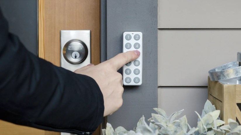 Opening a smart lock on arriving home