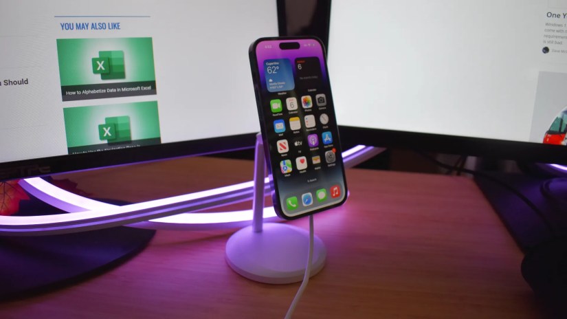 iPhone 14 Pro on HaloLock Shift Wireless charger