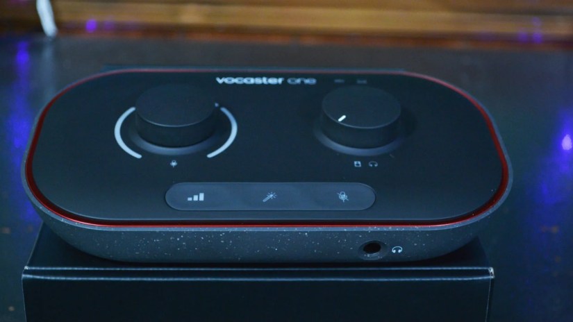 Focusrite Vocaster One front view