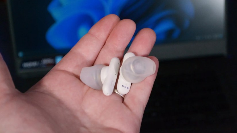 Logitech G Fits in hand