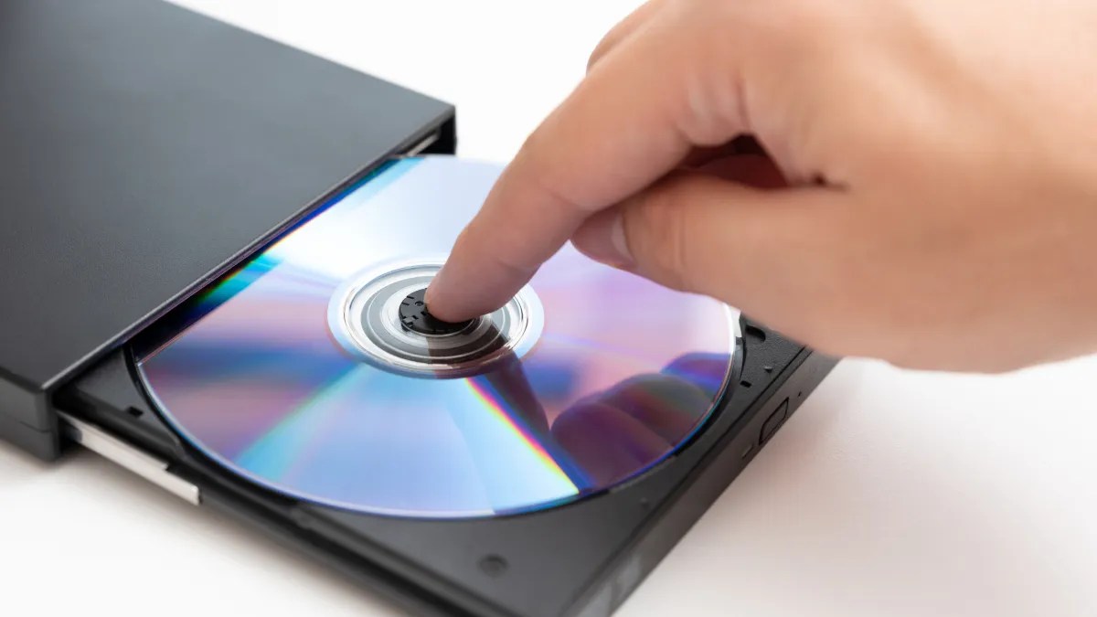 4 Reasons You Should Still Keep an Optical Drive Around