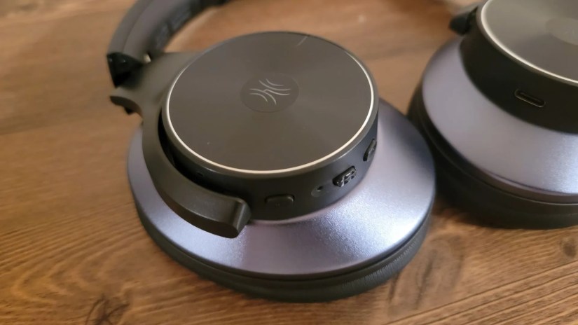 closeup of right ear of oneodio a10 hybrid anc headphones