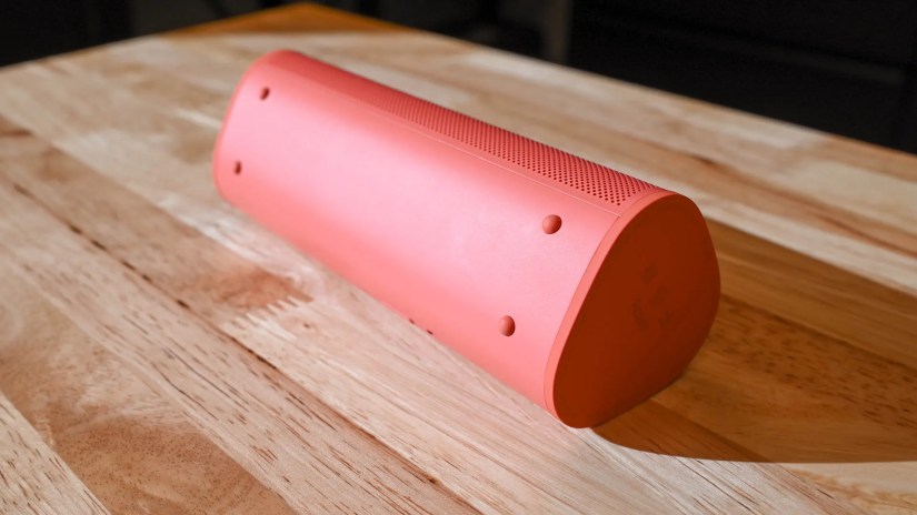 Feet of the Sonos Roam