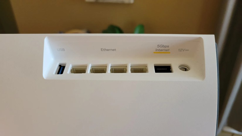 The ports on the back of the Linksys Atlas 6E router