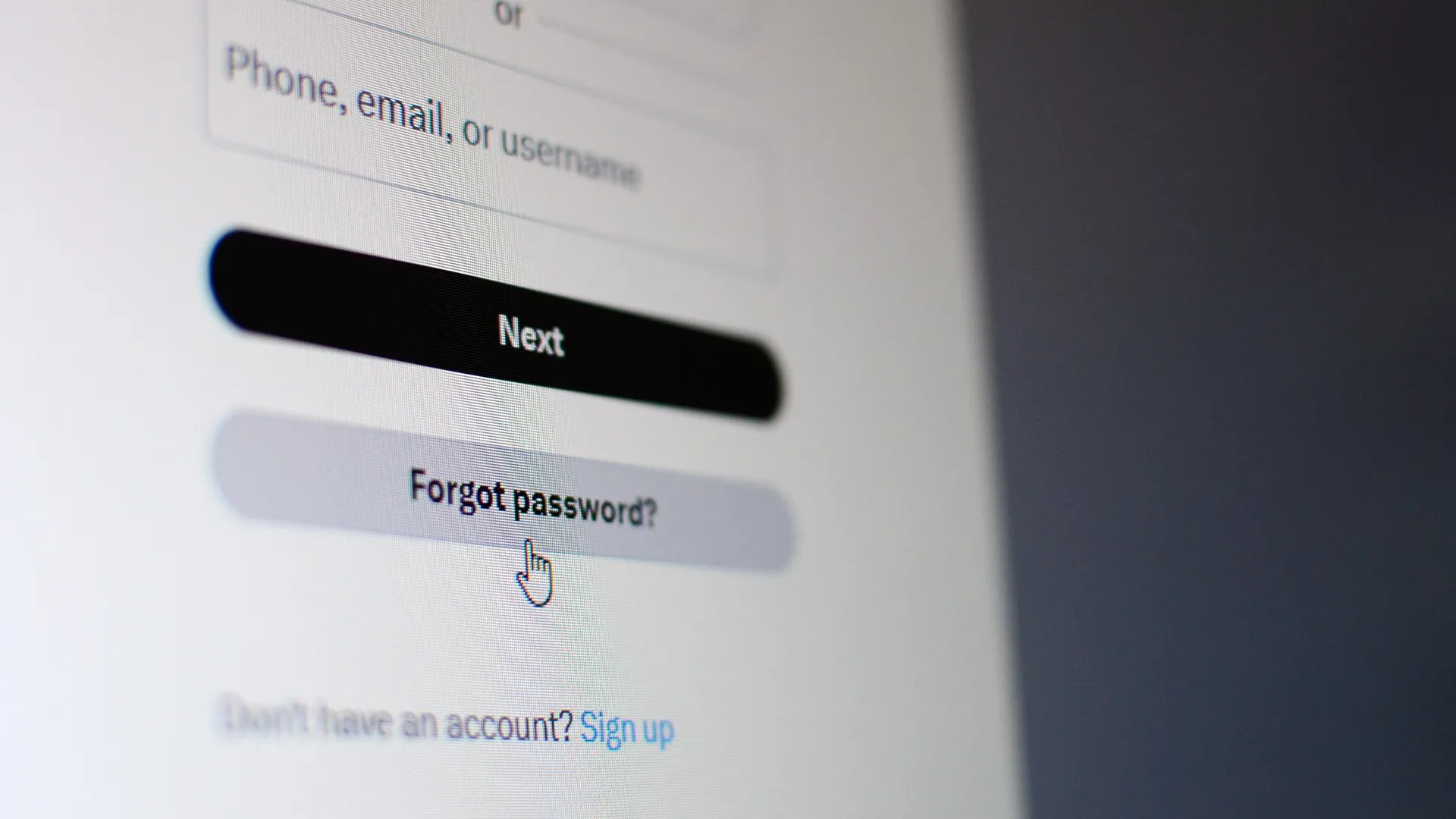Using Your Real Email to Sign In? Your Privacy Is at Risk(06)