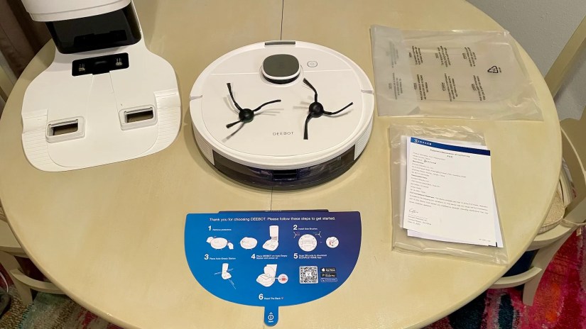 The box contents of the Ecovac Deebot N10 Plus.